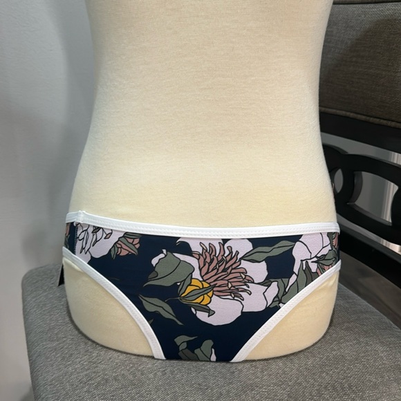 🔥Tavik Swimwear bottom only - Picture 4 of 9